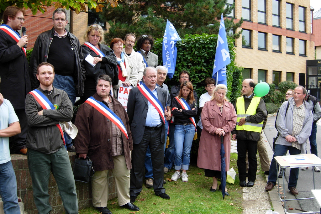Opération escargot COPRA 184 du 2 octobre 2010. Les Elus à l'arrivée au CG du val d'Oise 
